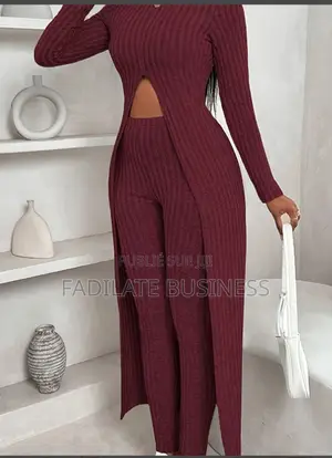 Photo - Taille Haute Et Manches Longues