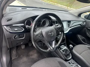 Opel Astra 2016 Black