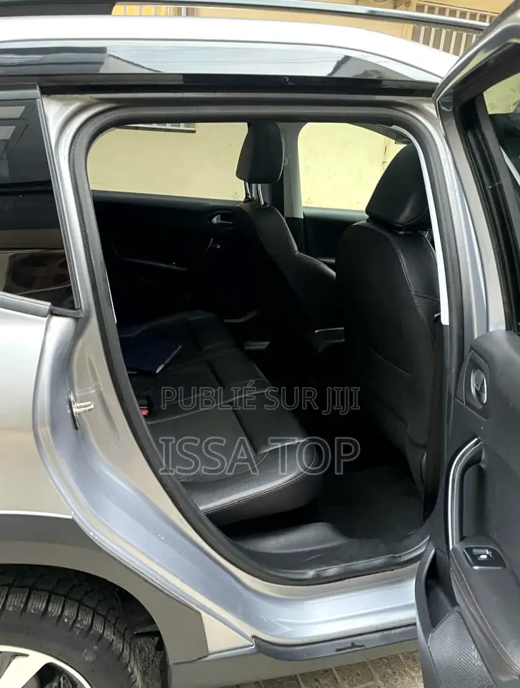 Peugeot 2008 2018 Gris