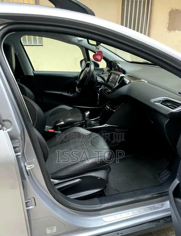 Peugeot 2008 2018 Gris