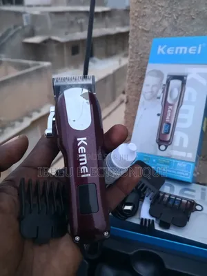 Tondeuse Professionnelle Kemei Km-233 – Puissance Précision