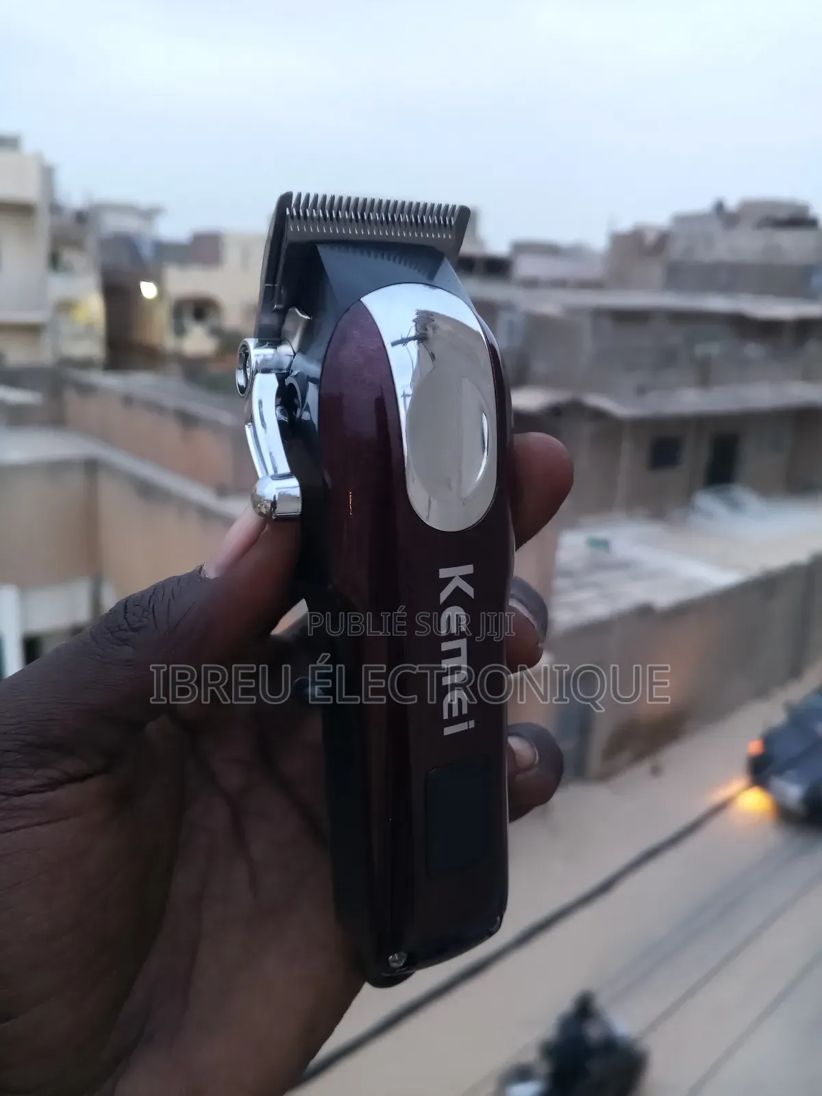 Tondeuse Professionnelle Kemei Km-233 – Puissance Précision