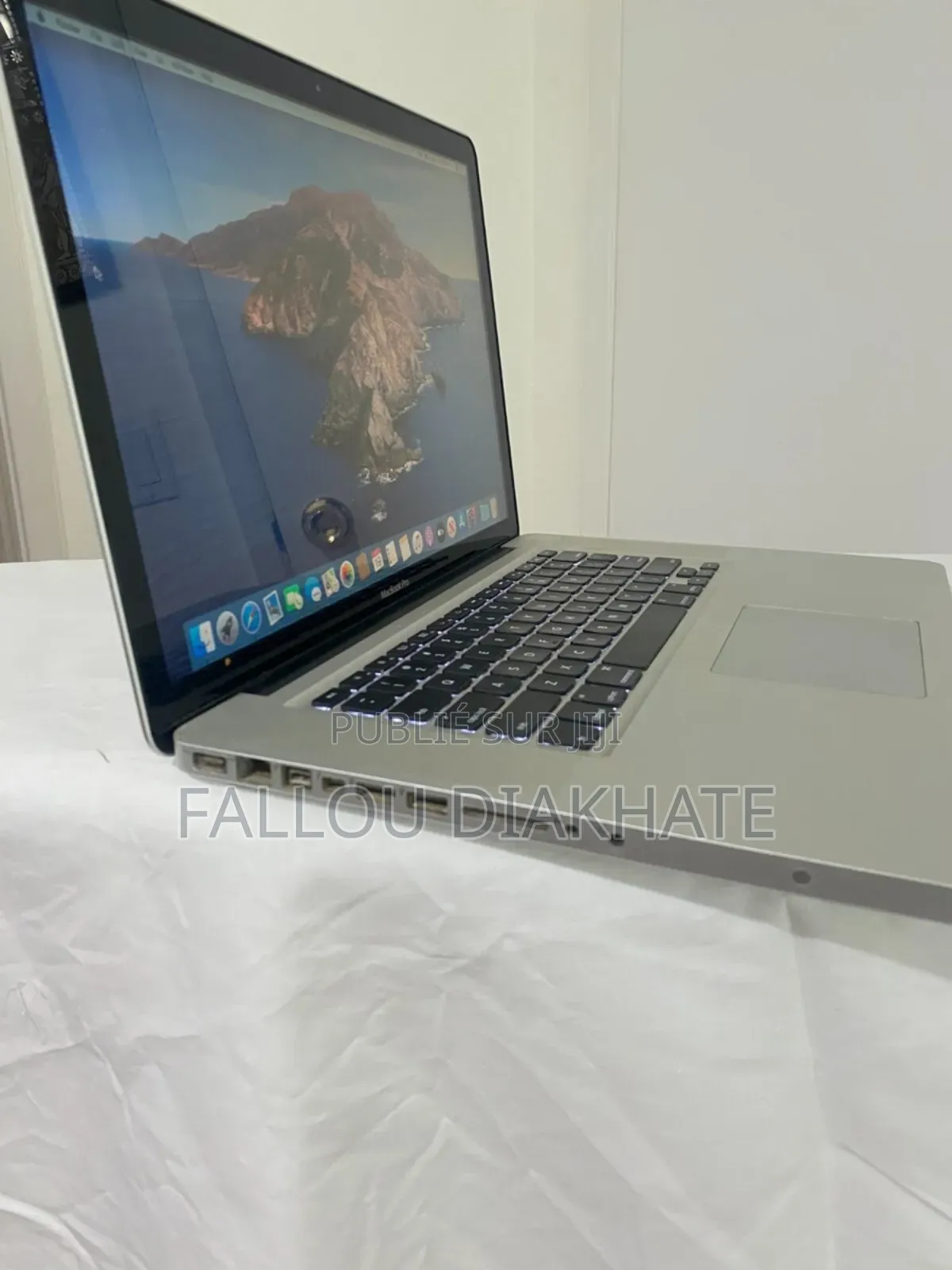 New Apple MacBook Pro 2019 32GB Intel Core I7 SSD 512GB
