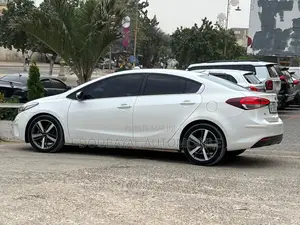 Photo - Kia K3000 2017 Black