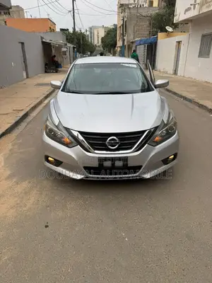 Photo - Nissan Altima 2.5 2017 Gris