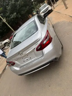 Nissan Altima 2.5 2017 Gris