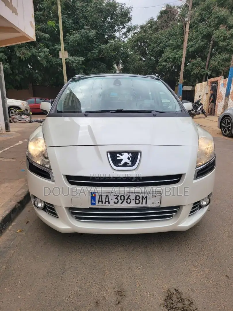 Peugeot 5008 1.6 HDi MT Active 2012 Black