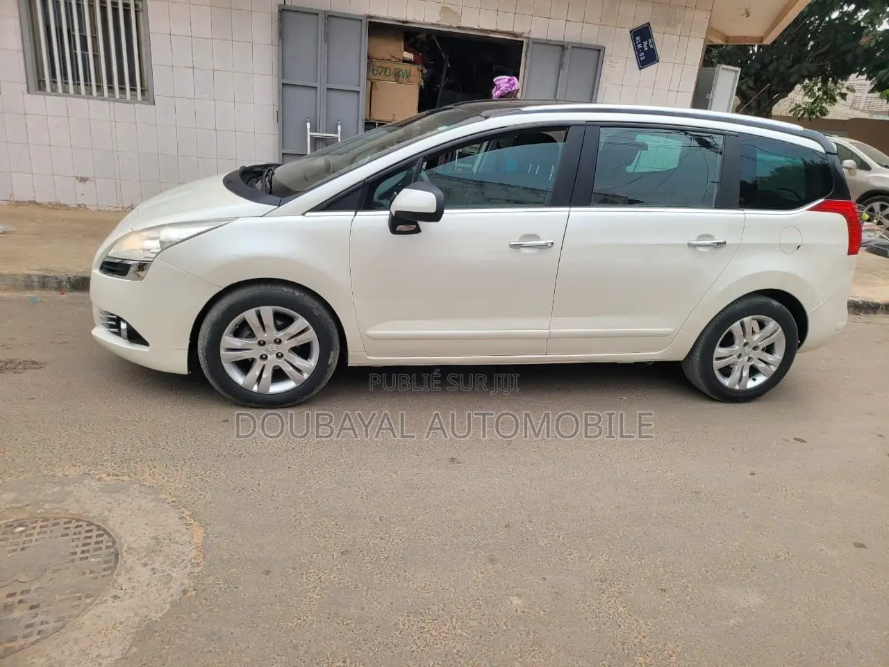 Peugeot 5008 1.6 HDi MT Active 2012 Black