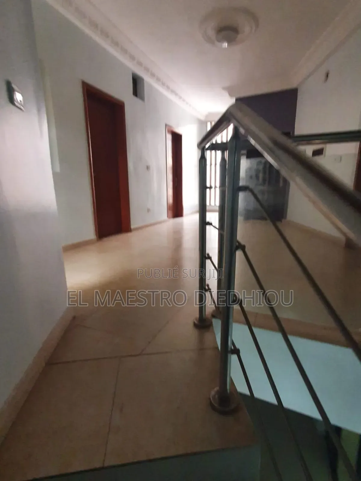 4chbre Villa dans Villa À Louer Aux, Niayes à Louer