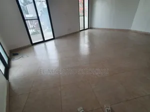 4chbre Villa dans Villa À Louer Aux, Niayes à Louer