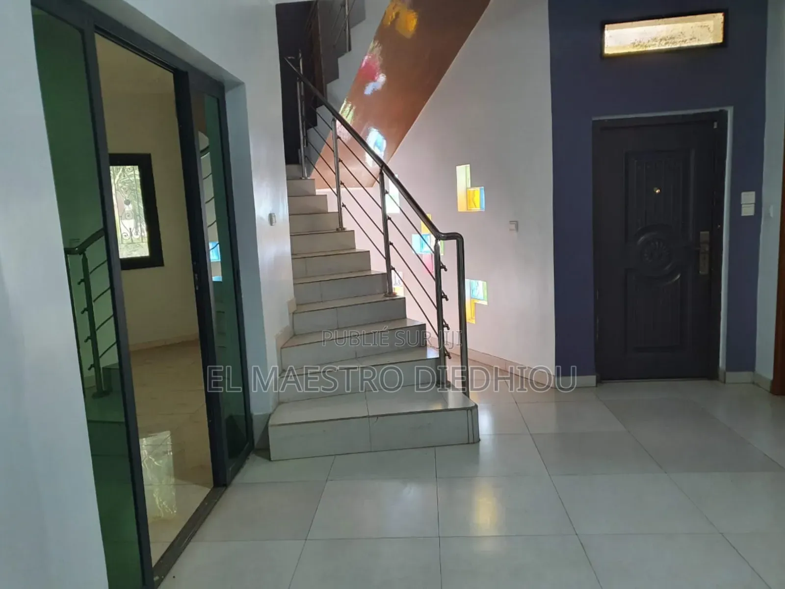 4chbre Villa dans Villa À Louer Aux, Niayes à Louer