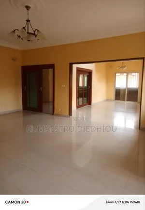 5chbre Villa dans Villa+R+2 À Louer, Ouakam à Louer