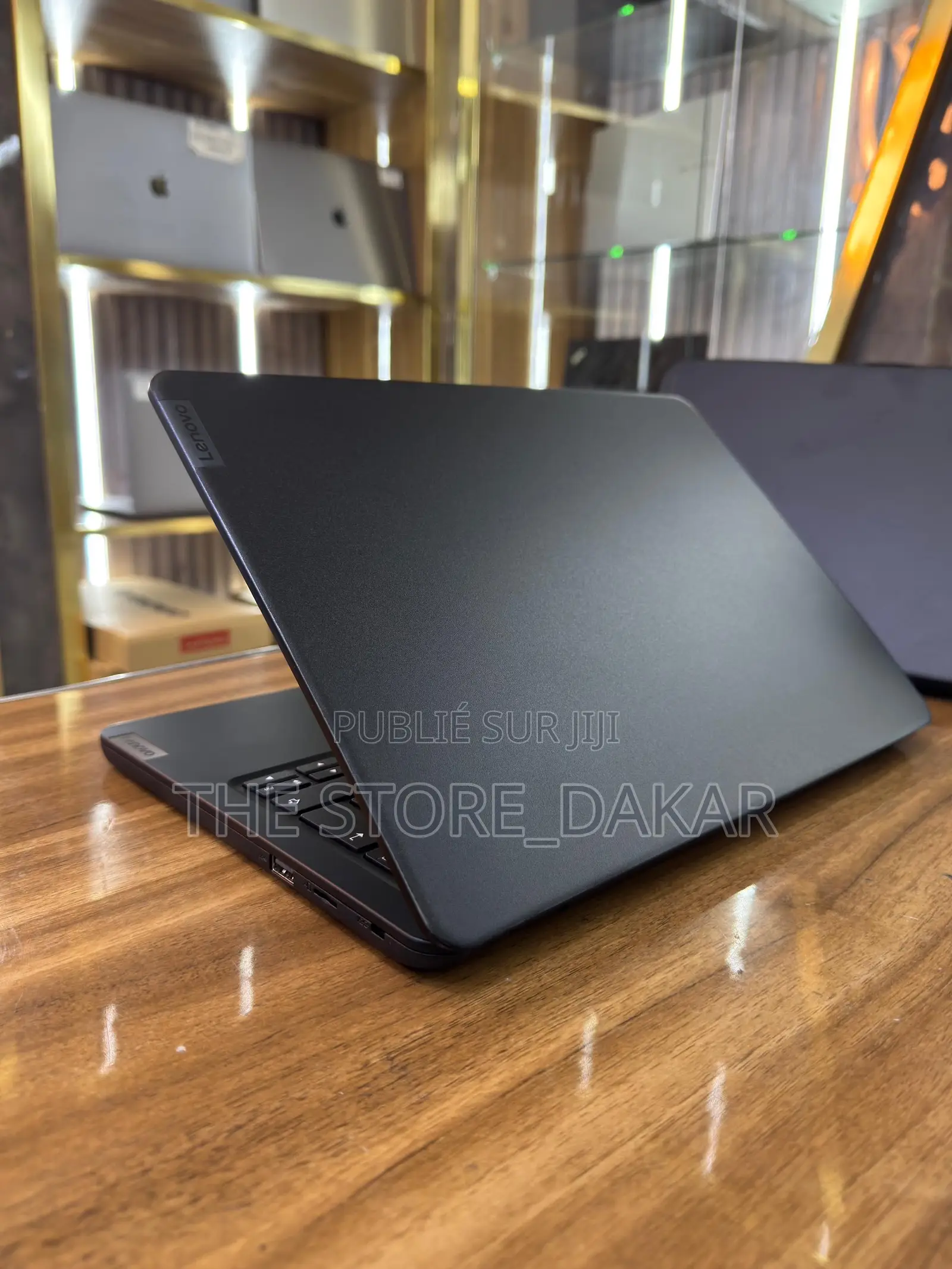 Ordinateur Portable Lenovo 8GB AMD SSD 256GB