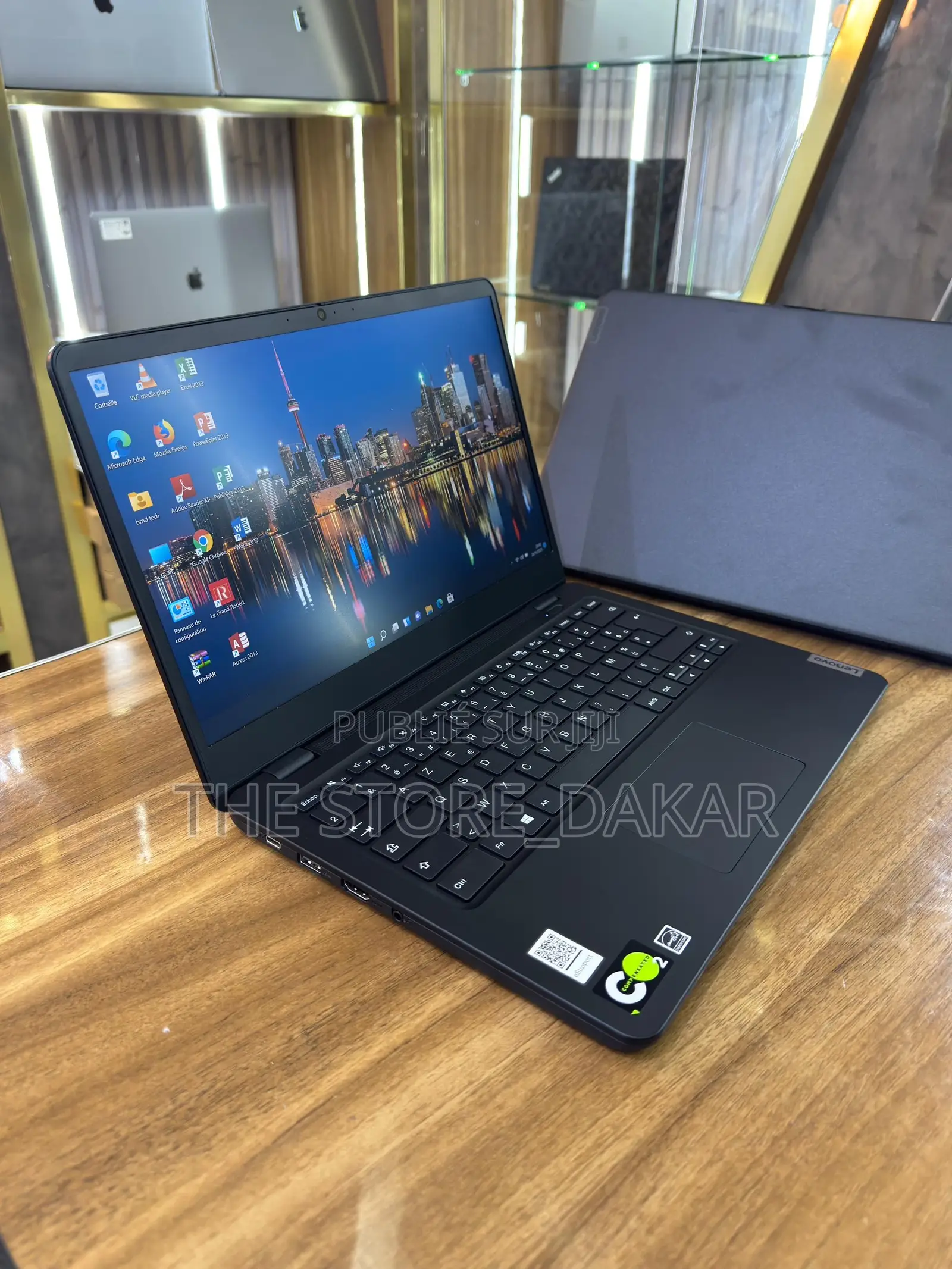 Ordinateur Portable Lenovo 8GB AMD SSD 256GB