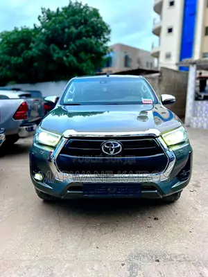 Photo - Toyota Hilux 2022
