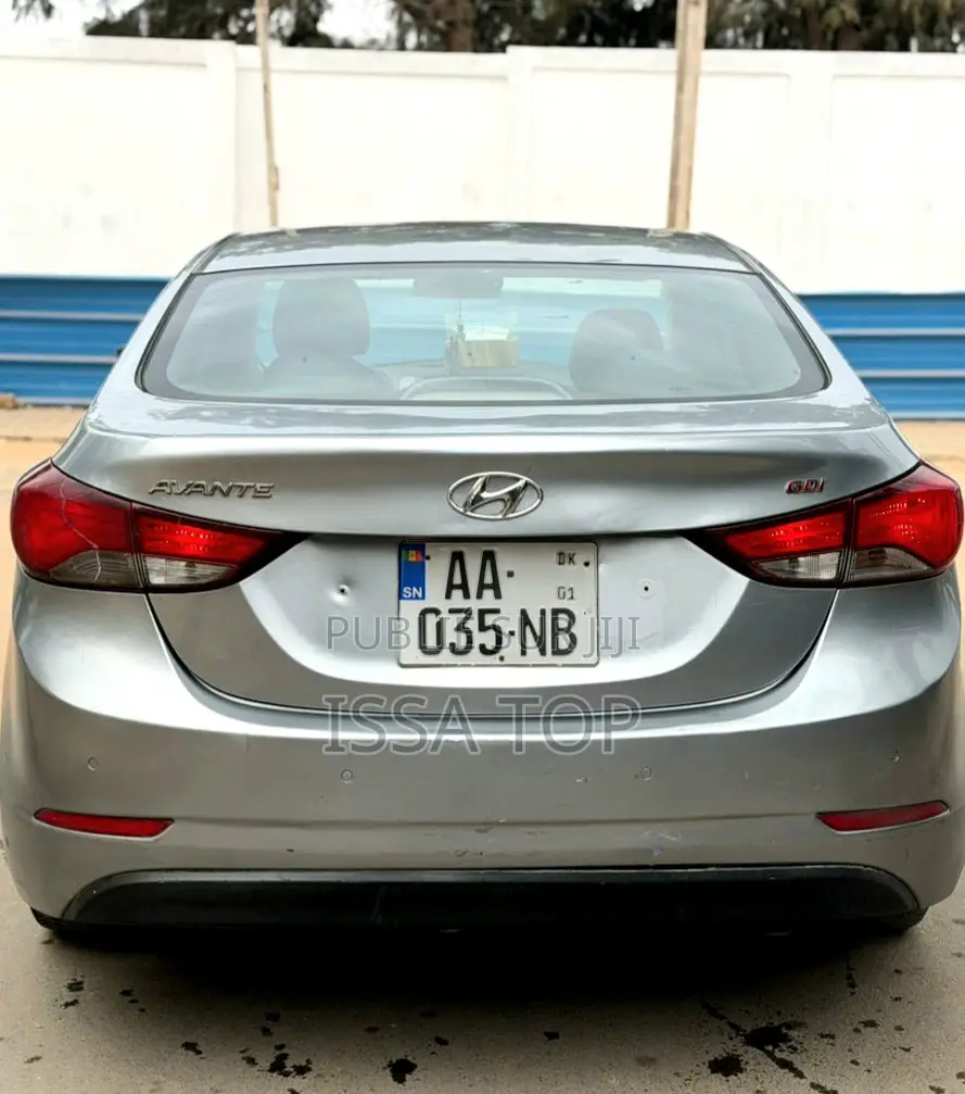 Hyundai Avante 2014 Gris