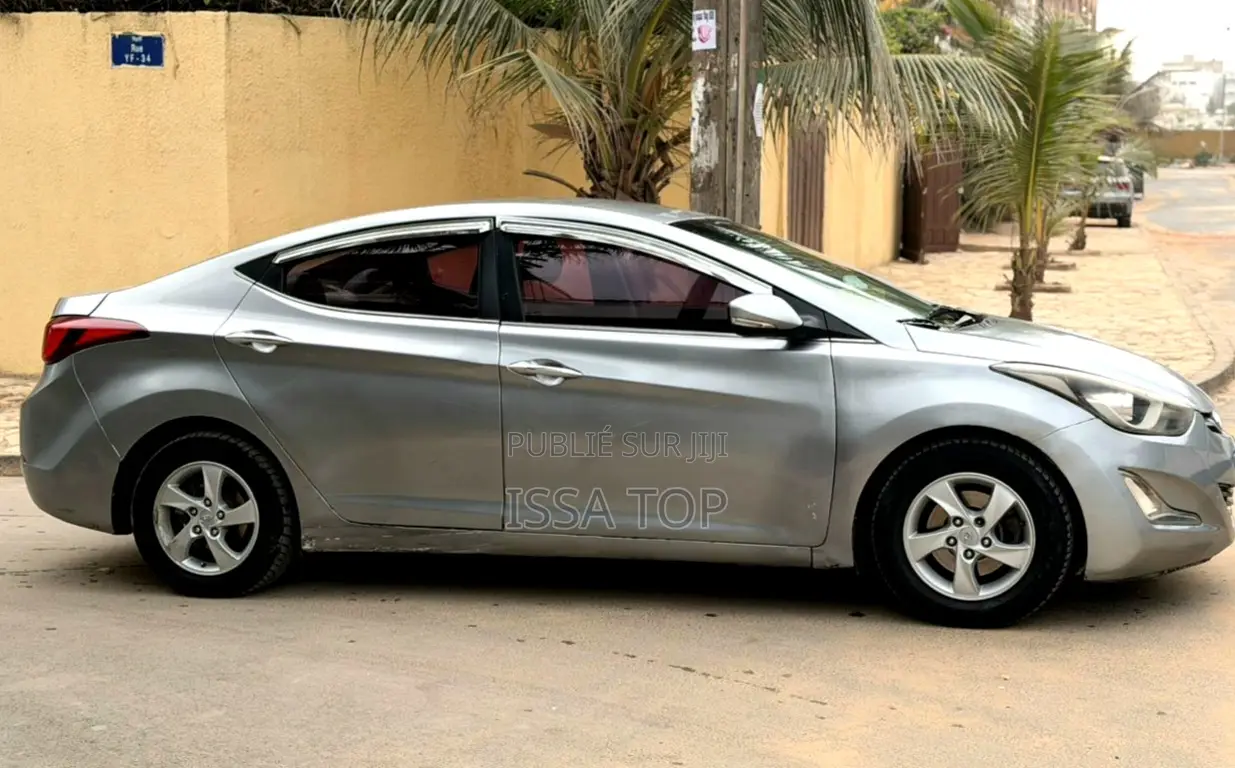 Hyundai Avante 2014 Gris