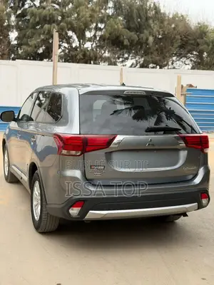 Mitsubishi Outlander 2016 Gris