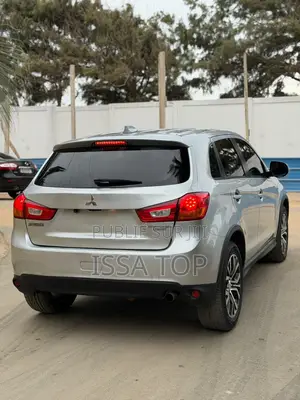 Mitsubishi Outlander 2017 Gris