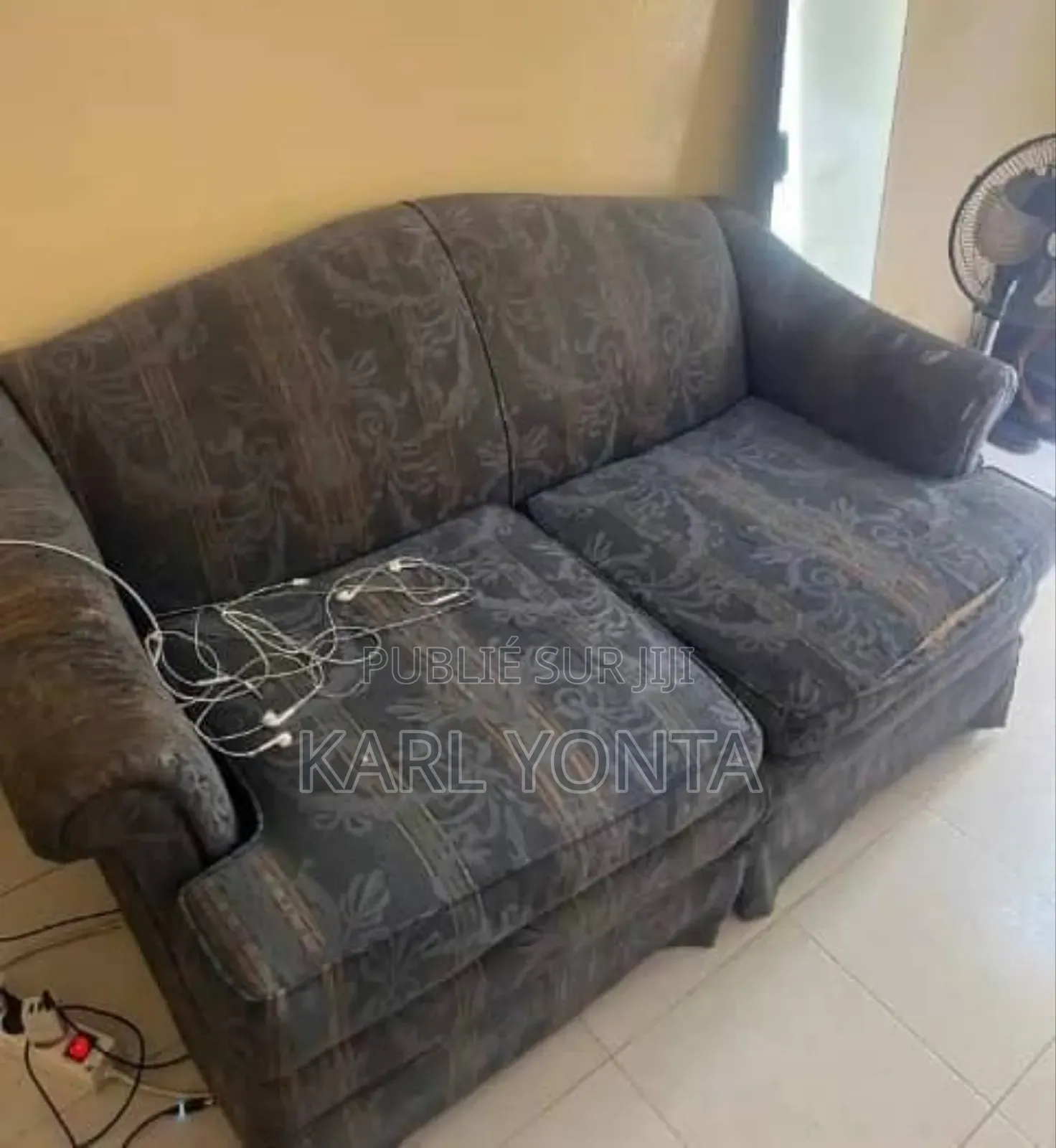 Canapé 2places Ressort Européen a Vendre Avec Housse De Canapé 25mille