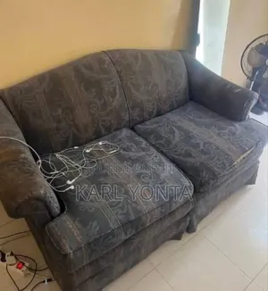 Photo - Canapé 2places Ressort Européen a Vendre Avec Housse De Canapé 25mille