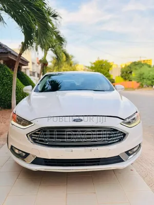 Photo - Ford Fusion 2018 Blanc
