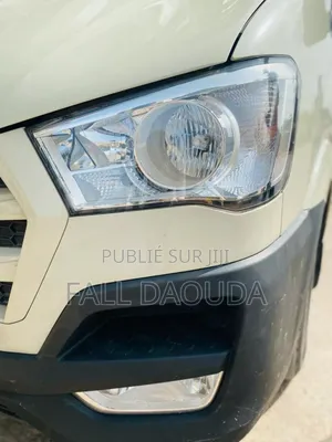 Hyundai Satellite 2016 Blanc