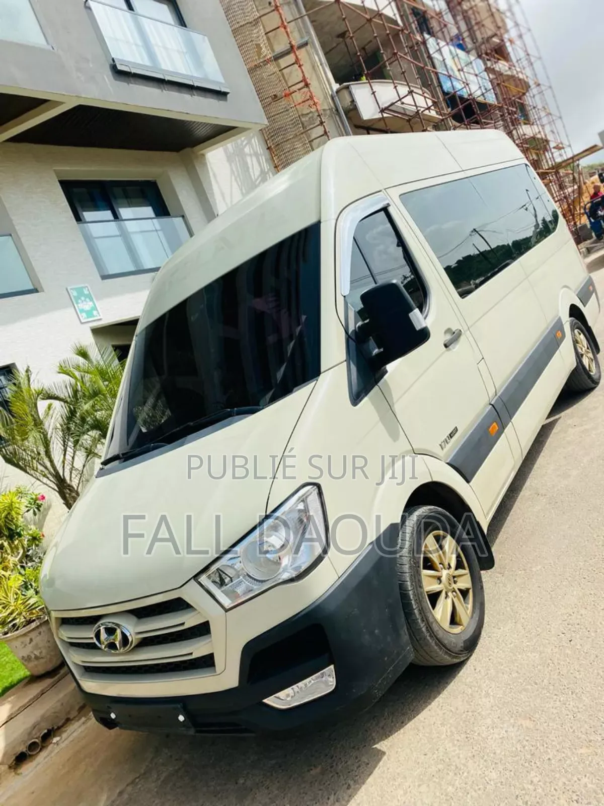 Hyundai Satellite 2016 Blanc