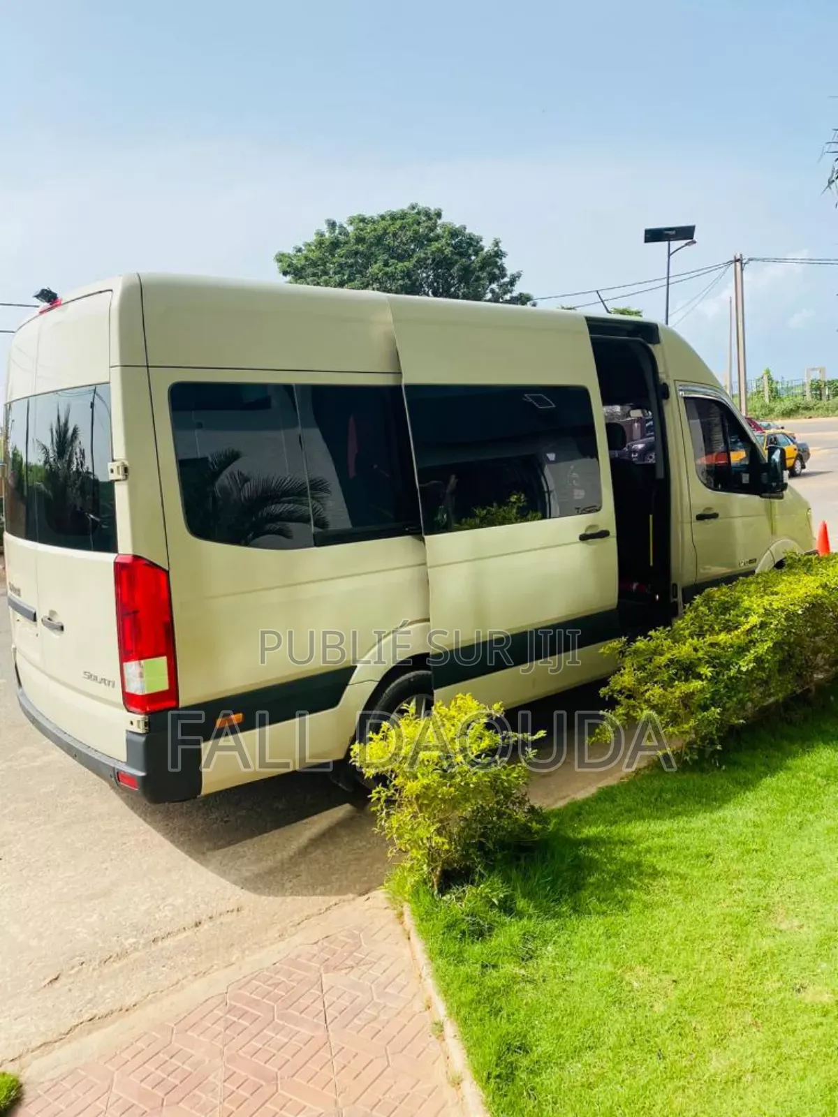 Hyundai Satellite 2016 Blanc