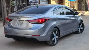 Hyundai Elantra 2016 Gris