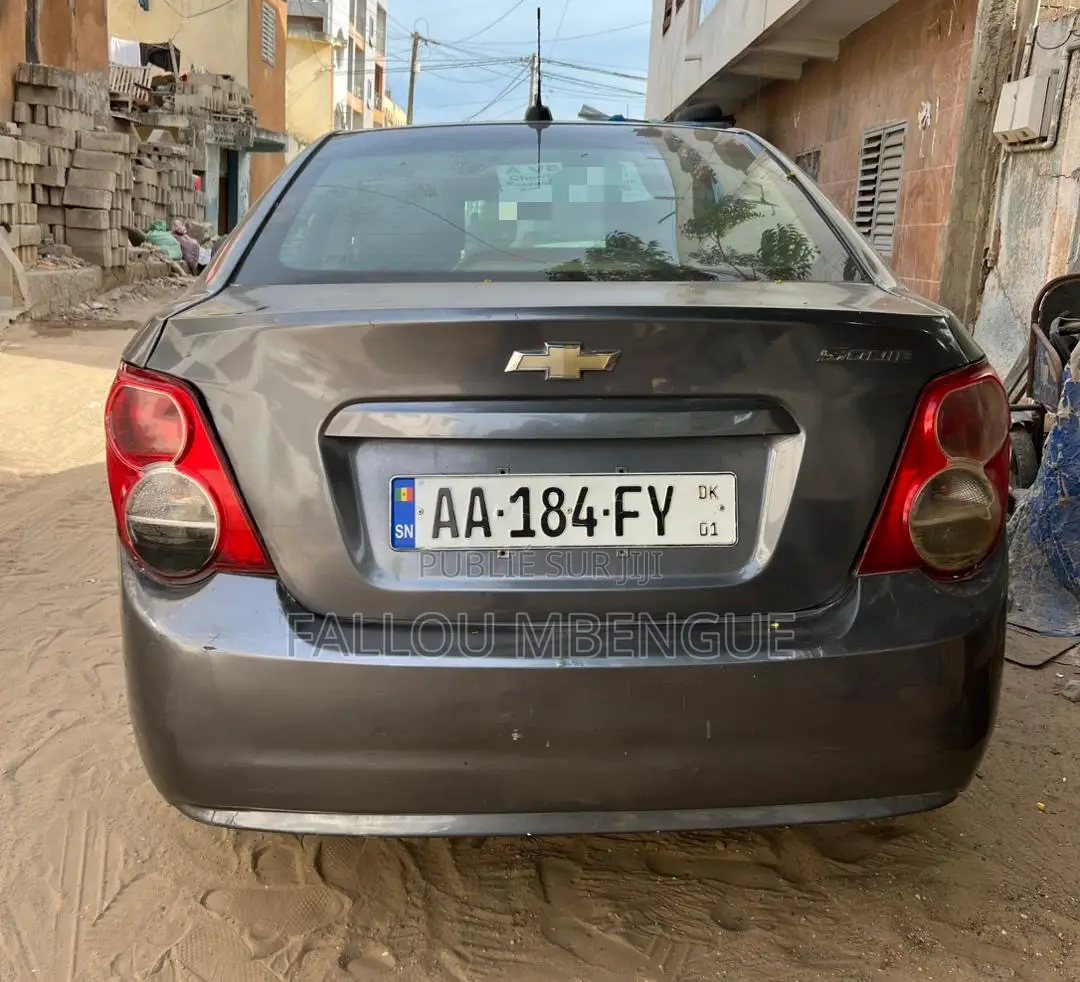 Chevrolet Sonic 2015 Gris