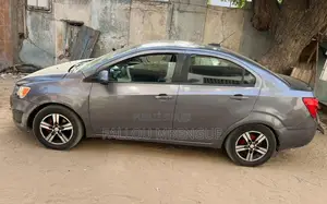Chevrolet Sonic 2015 Gris