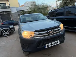 Photo - Toyota Hilux 2018 Gris