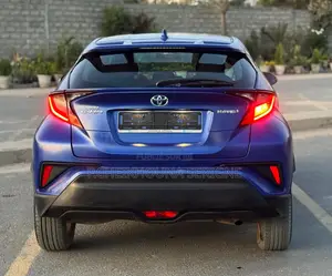 Toyota C-HR 2023 Blue