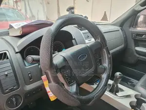 Ford Focus 2012 Bordeaux