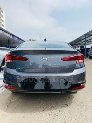 Photo - Hyundai Elantra 2018 Black