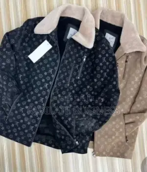 Photo - Beau Pull Lourd