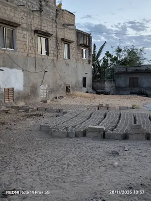 Terrain Commercial À Vendre À Rufisque 403m2