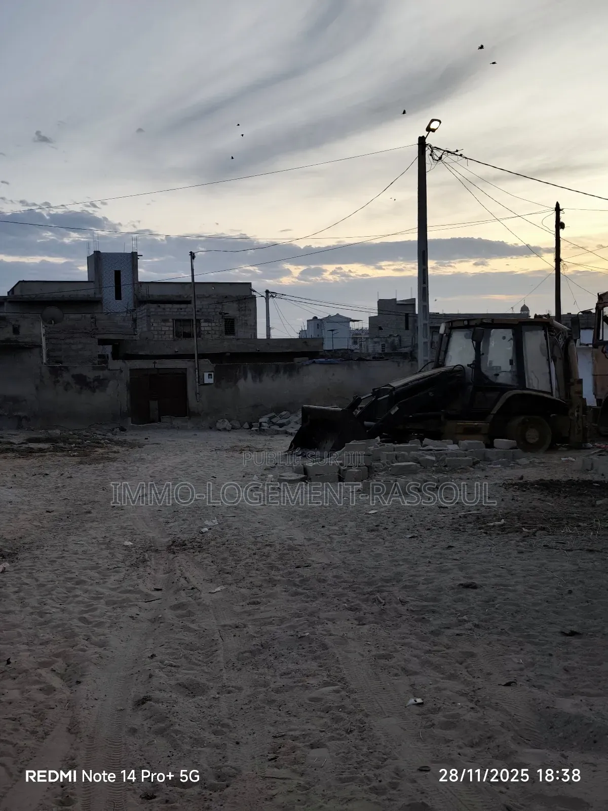 Terrain Commercial À Vendre À Rufisque 403m2