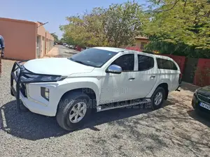 Photo - Mitsubishi L200 2022 Blanc
