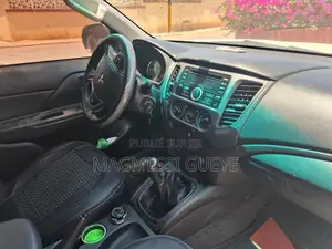 Mitsubishi L200 2022 Blanc