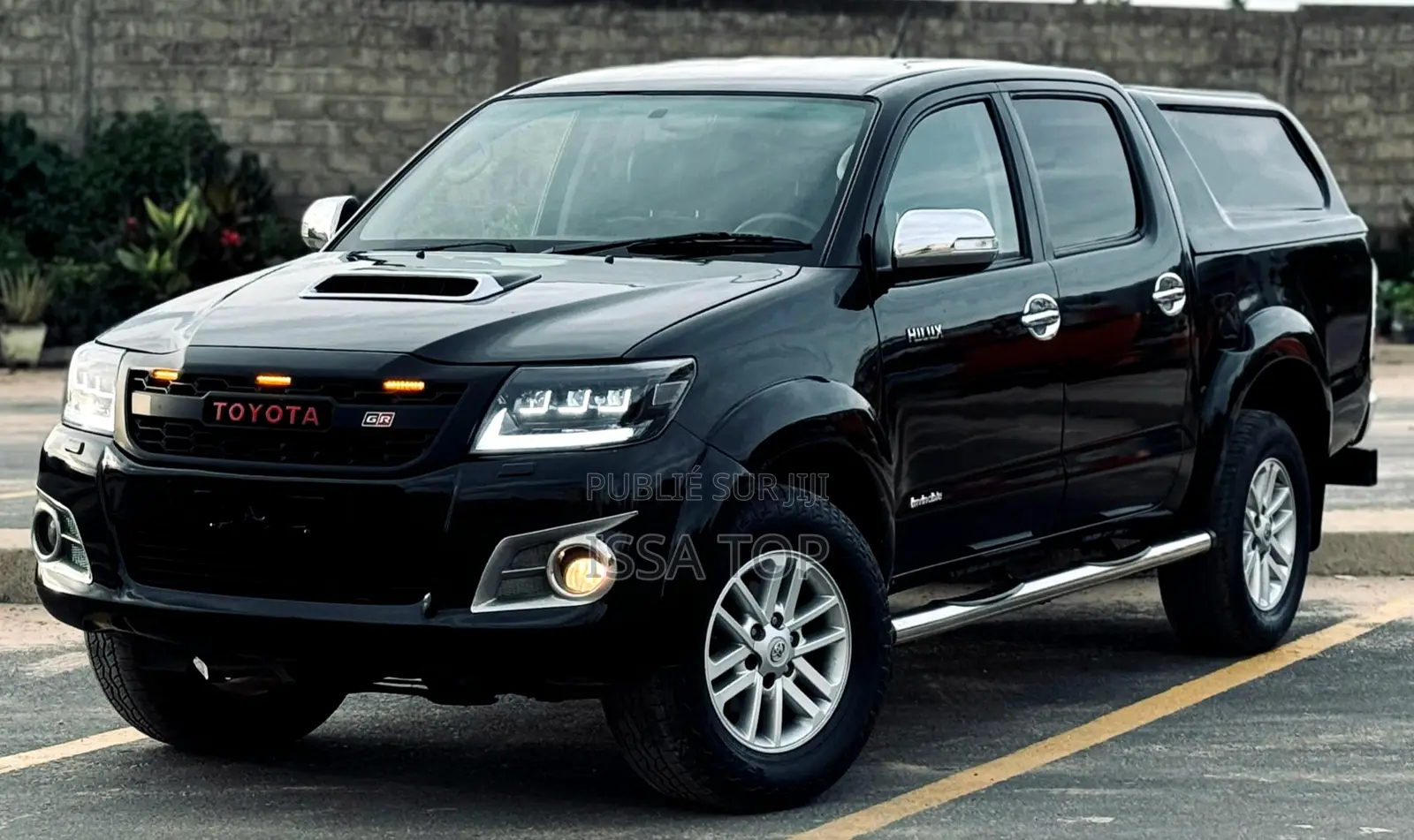 Toyota Hilux 2016 Black