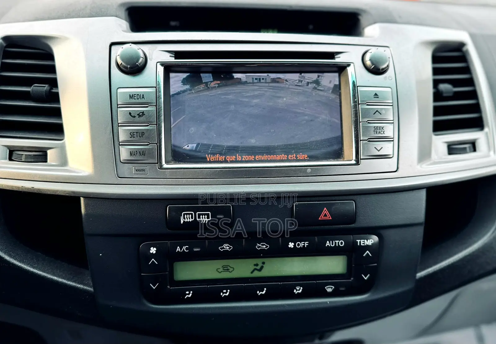 Toyota Hilux 2016 Black