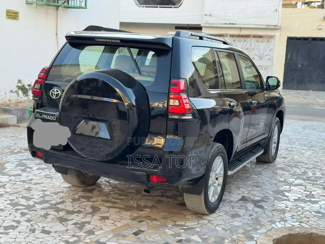 Toyota Land Cruiser Prado 2017 Black