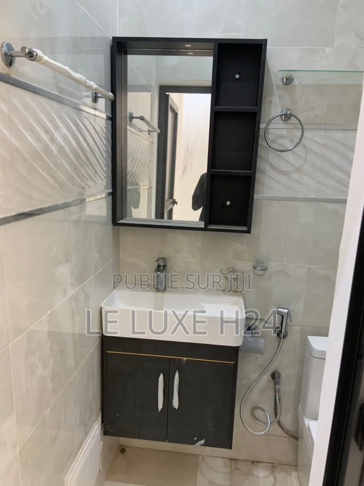 2chbre Appartement dans Apparemment F3, Yoff à Louer