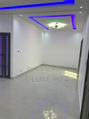 2chbre Appartement dans Apparemment F3, Yoff à Louer