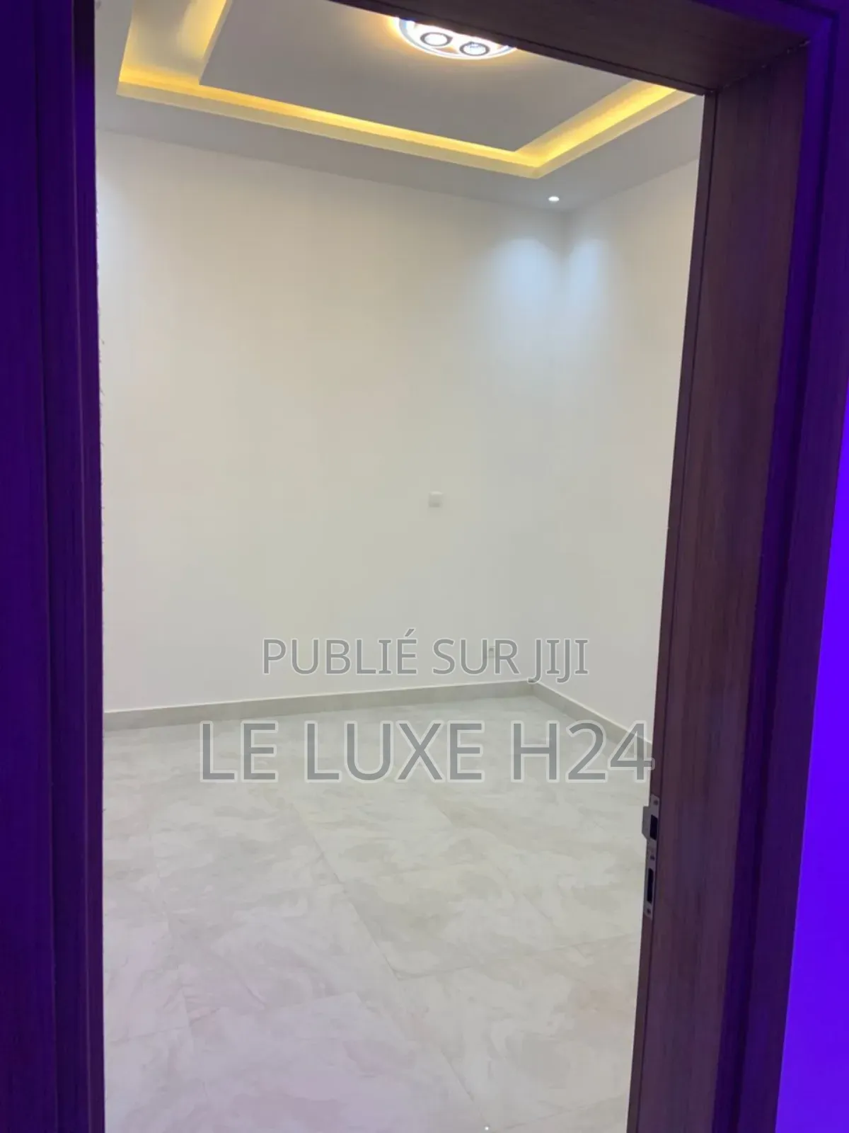 2chbre Appartement dans Apparemment F3, Yoff à Louer