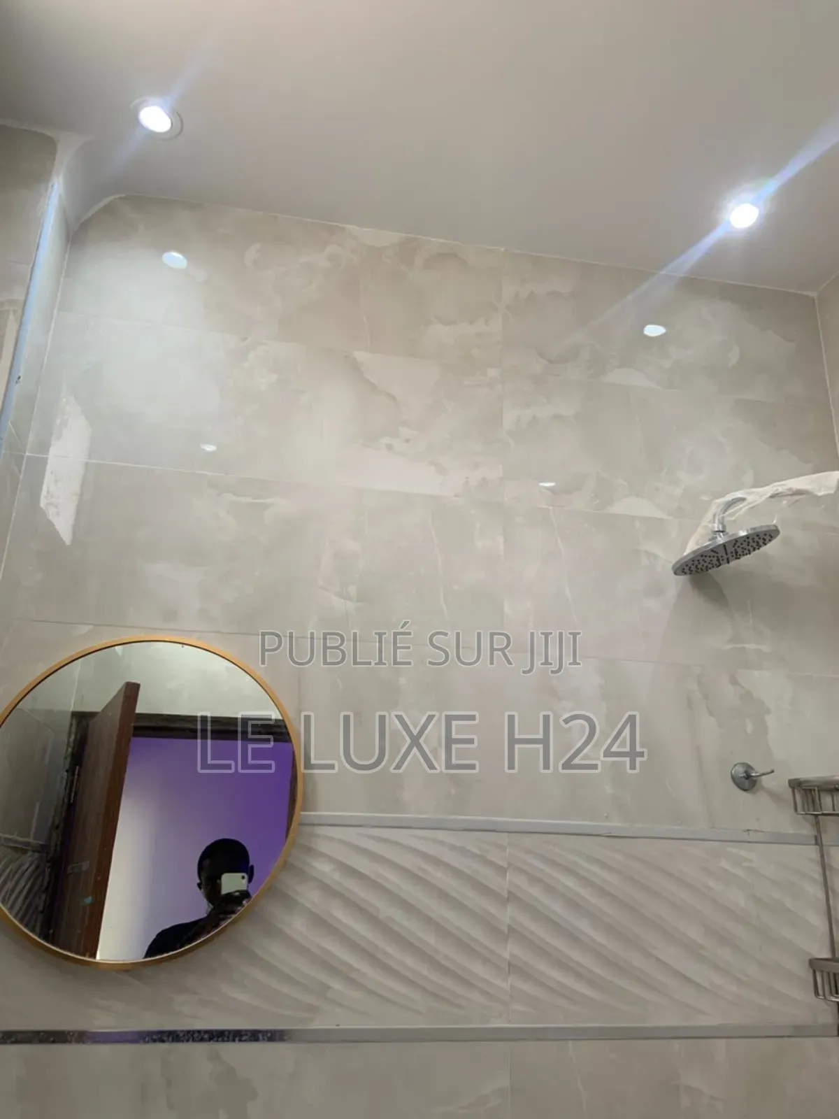 2chbre Appartement dans Apparemment F3, Yoff à Louer