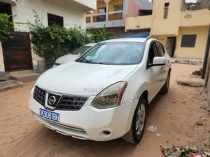 Nissan Rogue 2011 Blanc cassé