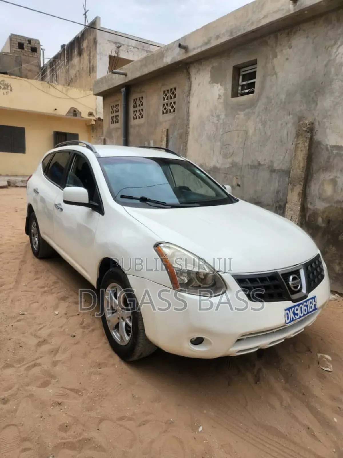 Nissan Rogue 2011 Blanc cassé